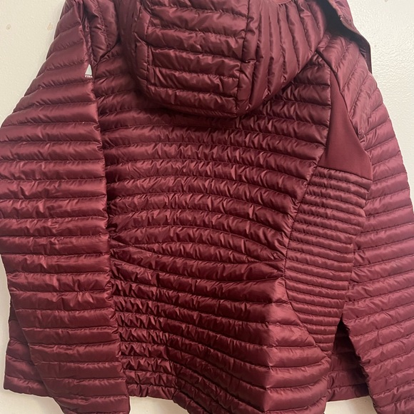 Eddie Bauer Women's MicroTherm 2.0 Down Hooded Jacket Cabernet XL - Picture 7 of 8